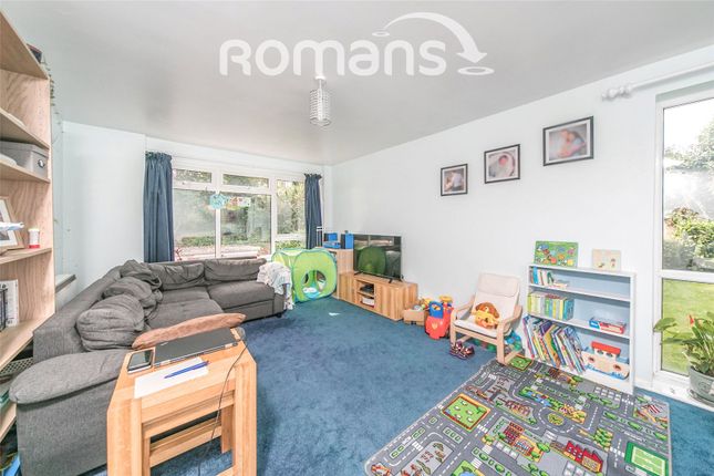 21, Canford Court, Berkshire photo 3