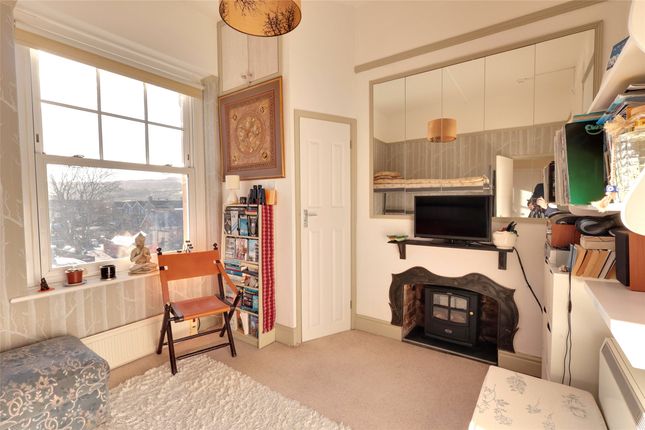 12a, Metropole Court, Minehead photo 2
