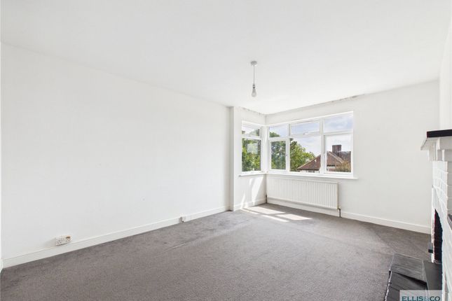 Flat 23, Mountaire Court,, Highfield Avenue, London photo 3