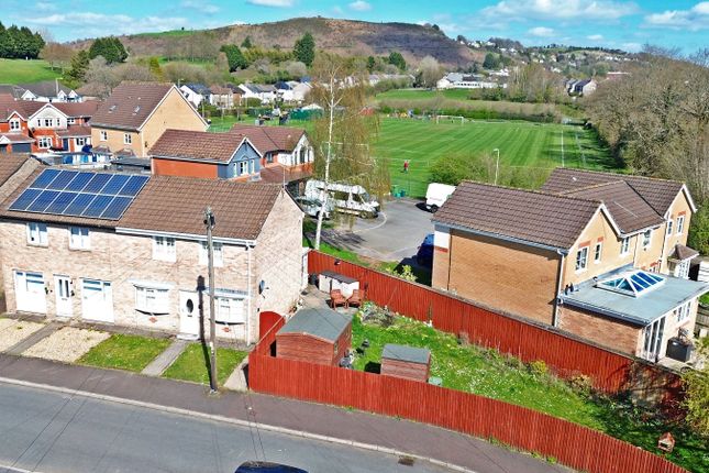 8, Lanelay Park, Pontyclun photo 3