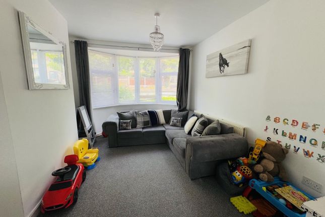 116, Langer Lane, Chesterfield photo 4