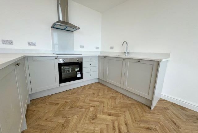 Flat to rent in Fort Hill, Margate