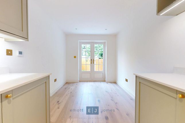 19, North End, Buckhurst Hill photo 4