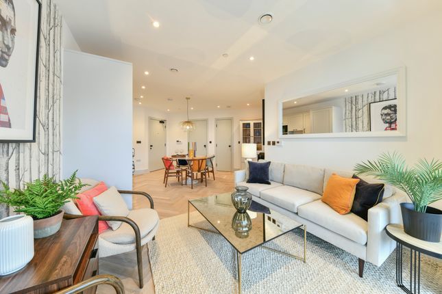 Clifton Mansions, Park Avenue, London photo 2