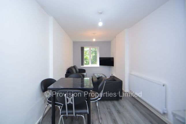 Terraced house to rent in Well Close Rise, City Centre, Leeds