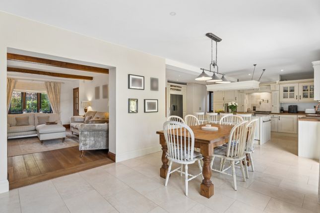 Sycamore Road, Buckinghamshire photo 4