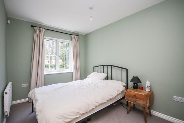 15, Lacemakers Court, Rushden photo 4