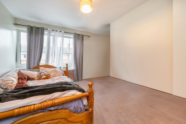 Flat for sale in Arnold Estate, Druid Street