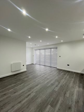 Flat 9, 15 Rushden Gardens, London photo 3