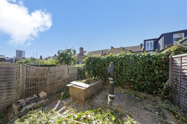 15, Holberton Gardens, London photo 4