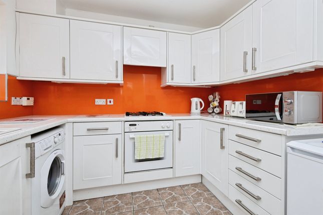 9, Ton View, Bridgend photo 4