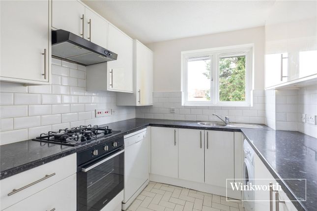 Flat to rent in Holden Road, London