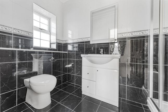 En-Suite - Bedroom 4