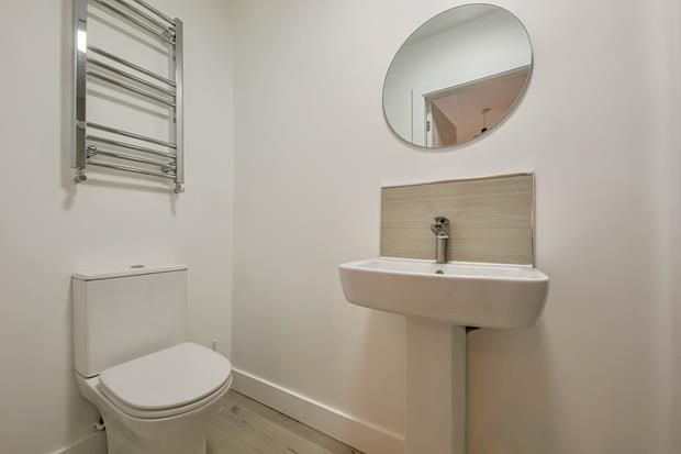 Room 6, 11 Ridgway Street, Crewe, Cheshire photo 4