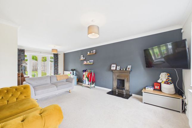 8, Orchard Way, Somerton photo 2