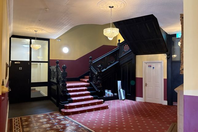 9 Windsor Court, Windsor Road, Barry photo 2