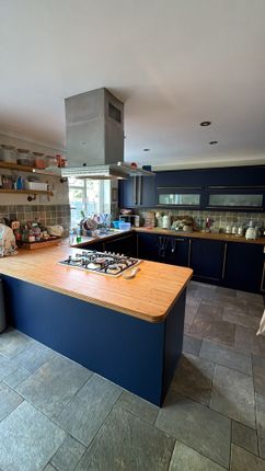 Bracken Road, Maidenhead photo 4