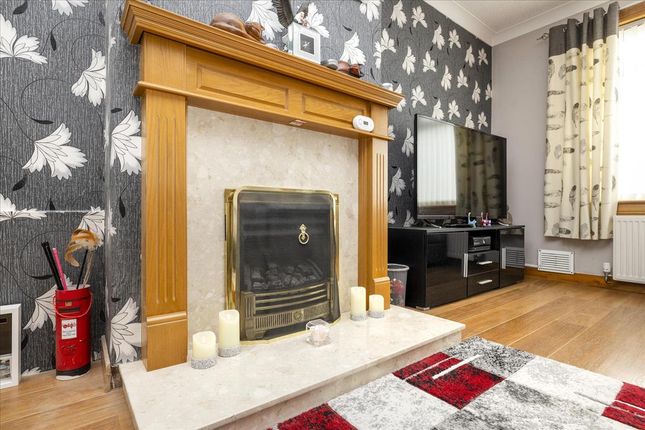 End terrace house for sale in 29 Gaynor Avenue, Loanhead