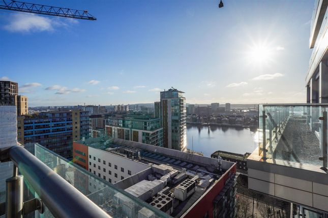Flat 172, The Oxygen, Royal Victoria Dock photo 2