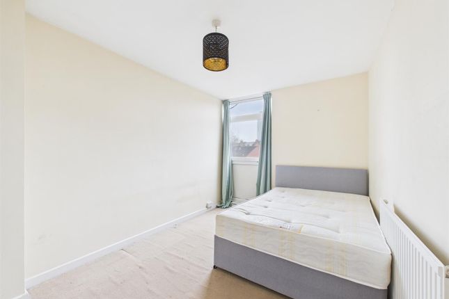 9, Tomlinson Close, London photo 4