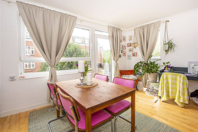 Flat 11, Sylva Court, 79, Putney Hill, London photo 3