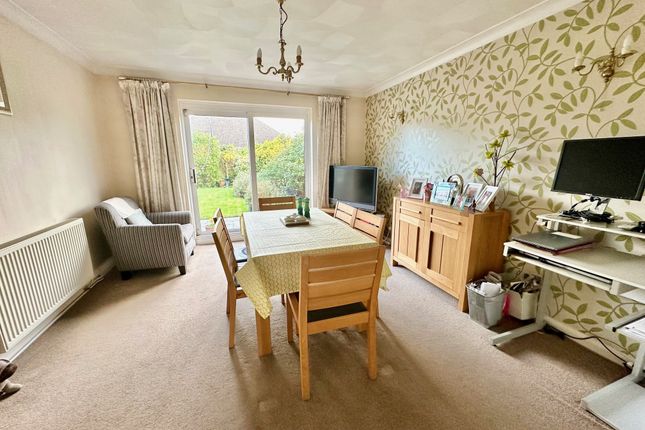 56, Heath Road, Grays photo 3