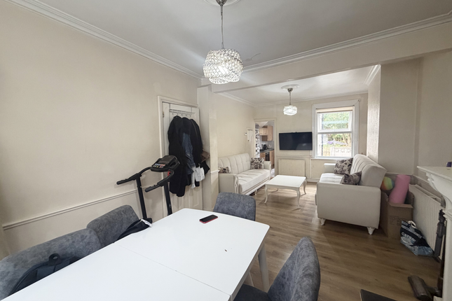 38, Sutherland Road, LONDON photo 2