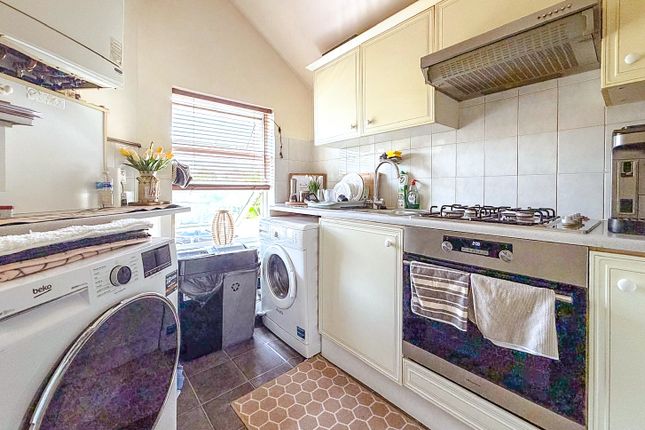 39b, Copsewood Road, Watford photo 3
