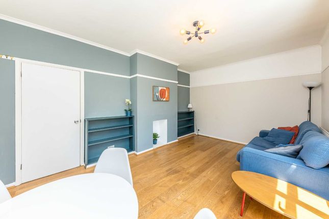 Flat to rent in Lupus Street, London