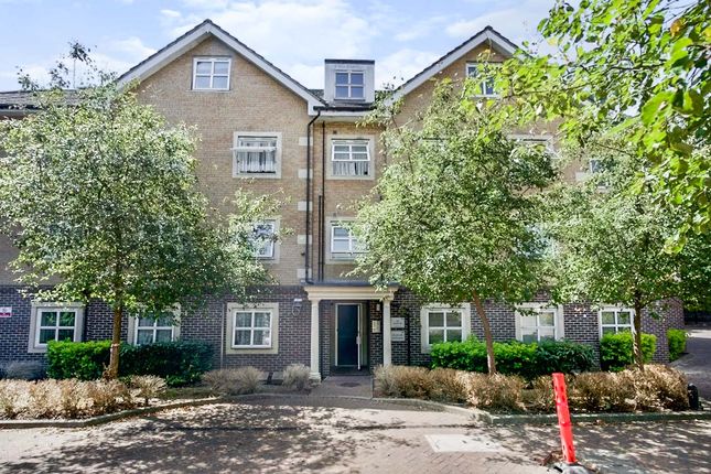 Flat to rent in 307 Beulah Hill, London