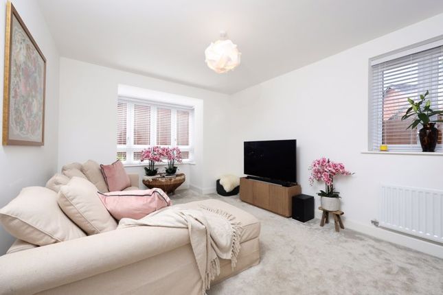 17, Ridings Wood Way, Bristol photo 3