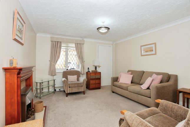 59, Lady Margarets Avenue, Peterborough photo 4