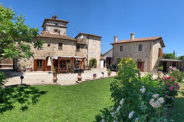 Thumbnail Villa for sale in Anghiari, Arezzo, Tuscany