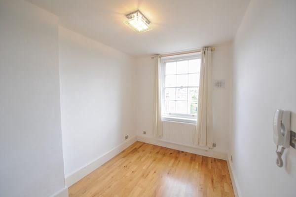 24 Nightingale House, Autumn Terrace, Worcester photo 4