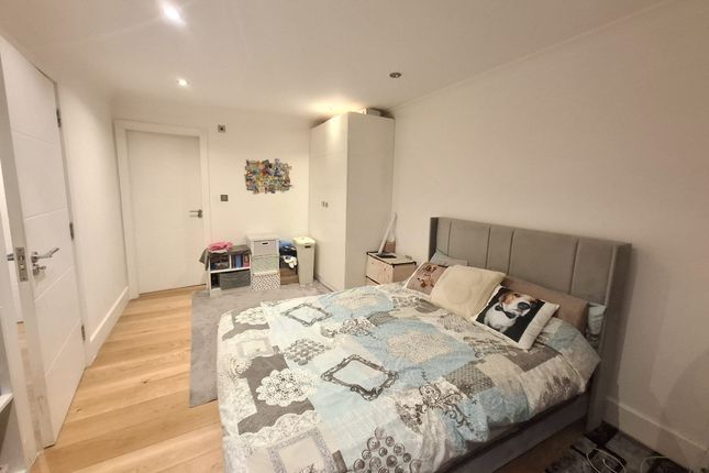 7, Ingledene Close, London photo 3