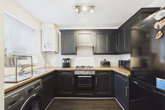 21, The Hedgerows, Haydock photo 4