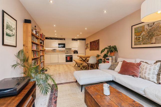 Flat 10, North Building, River View Court, Victoria Bridge Road, BATH photo 4