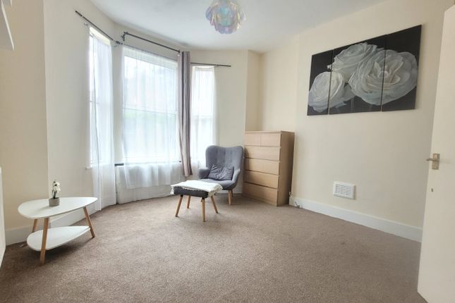 Thumbnail Flat to rent in Hermitage Road, London