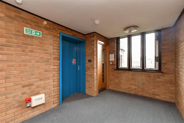 Flat for sale in Oxford Road, Redhill, Surrey