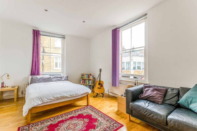 Studio to rent in Whitecross Street, Shoreditch, London EC1Y