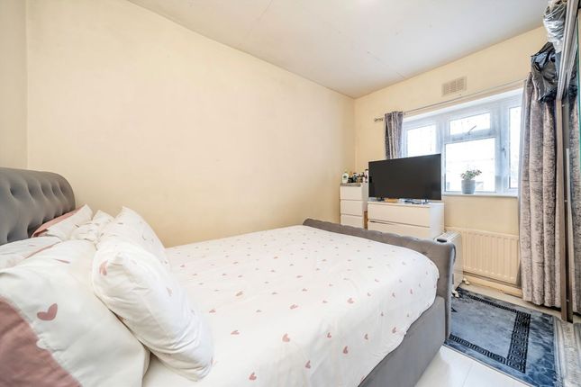 Gleneagle Road, LONDON photo 4