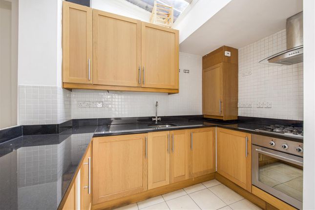 Flats 1,2,3, 127, London Road, Twickenham photo 2