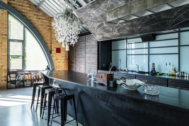 Flat 39, 12, Lawn Lane, London photo 4