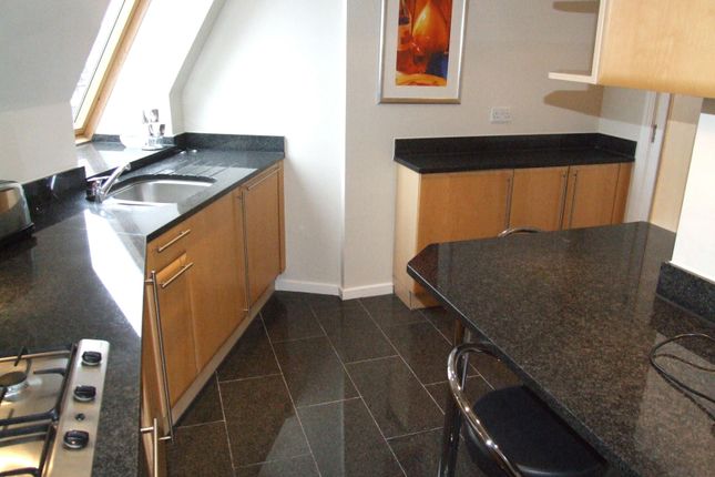 Flat 1010, Boydell Court, St. Johns Wood Park, London photo 2