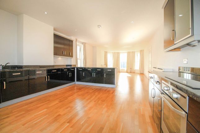 Flat for sale in Sloane Court, The Grove, Isleworth, London
