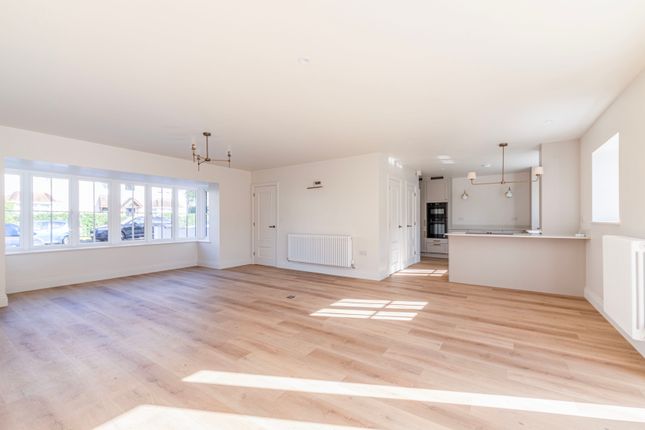 28, Green Lane, Hersham Village photo 3