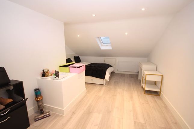 10B, Bulls Bridge Road, Southall photo 4