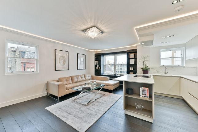 Flat for sale in Queen's Gate, London