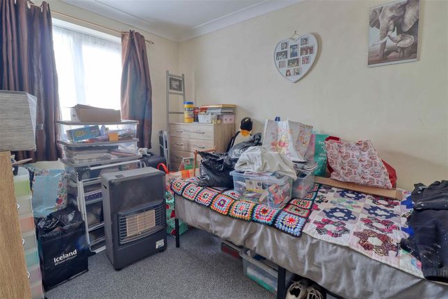 Flat for sale in Constable Avenue, Clacton-On-Sea