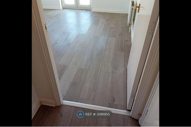 Arncroft Court Great Galley Close, Barking photo 2